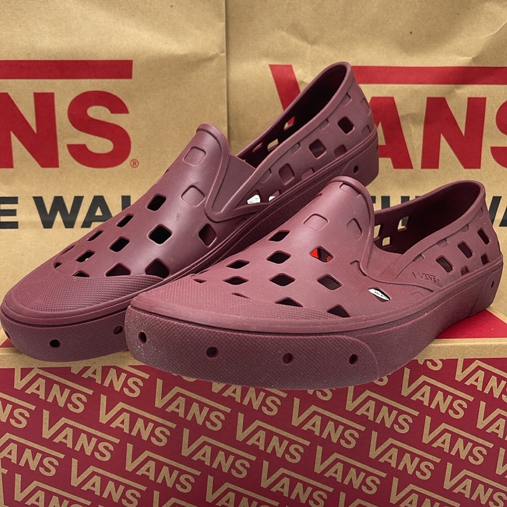 Vans Men’s Slip-On Trk Tawny Port 
VN0A5HF8TWP
Sneakers - Picture 4 of 16